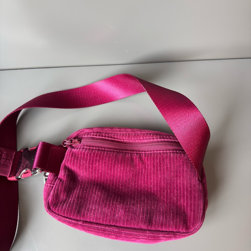 LULULEMON Everywhere Belt Bag 1L
Corduroy - Picture 5 of 5